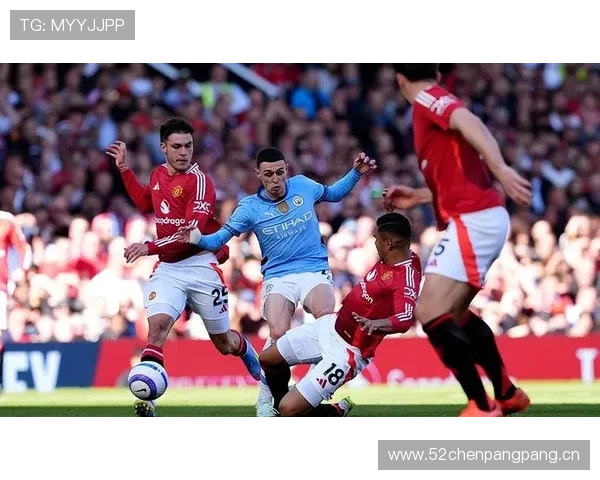 曼联防线屡遭打穿，整体结构问题凸显，稳定性面临考验