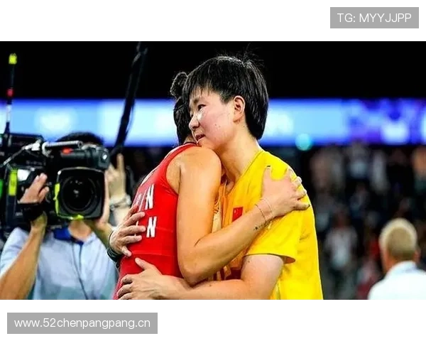 何冰娇赛场像冰山，超市拎着小布袋回家，笑死我